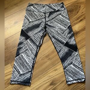 Lululemon Black & White Geometric Print Cropped Leggings